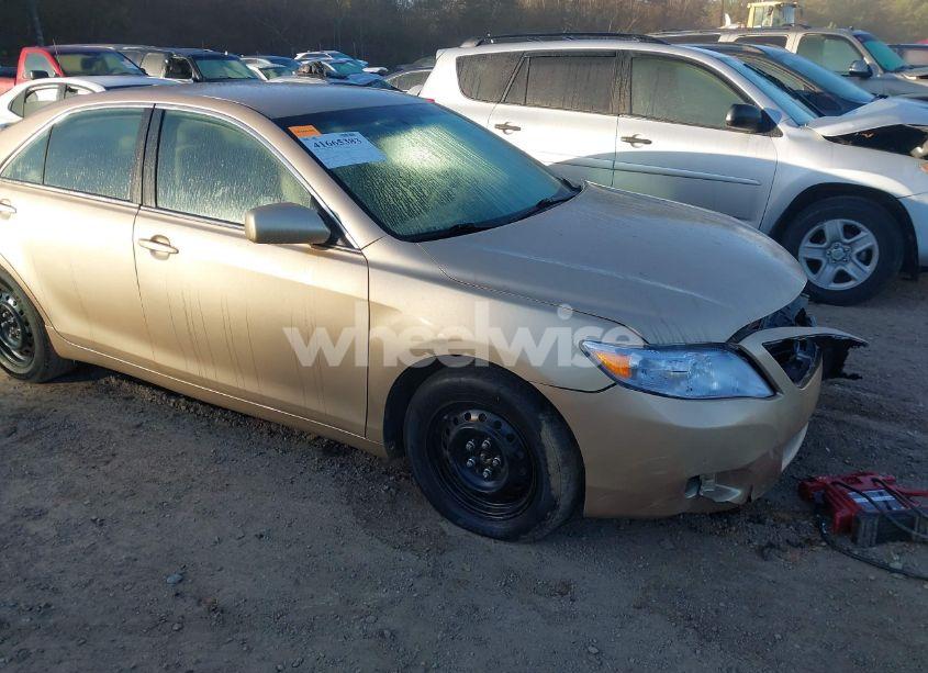 2011 Toyota Camry LE (VIN 4T1BF3EK1BU637053) main photo