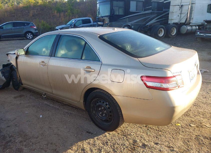 Photo 3 of 2011 Toyota Camry LE (VIN 4T1BF3EK1BU637053)