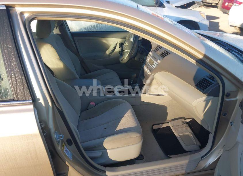 Photo 5 of 2011 Toyota Camry LE (VIN 4T1BF3EK1BU637053)