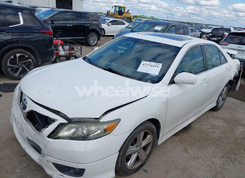 Photo 2 of 2011 Toyota Camry SE (VIN 4T1BF3EK1BU645220)