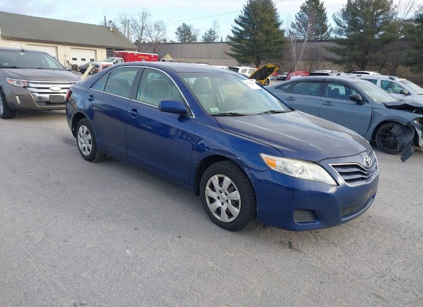 2011 Toyota Camry SE/LE/XLE (VIN 4T1BF3EK1BU648036) main photo