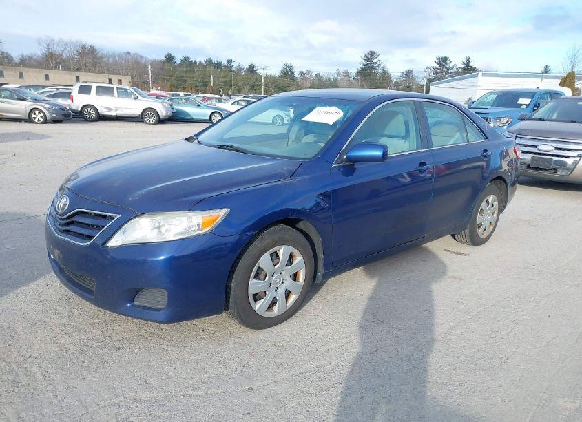 Photo 2 of 2011 Toyota Camry SE/LE/XLE (VIN 4T1BF3EK1BU648036)