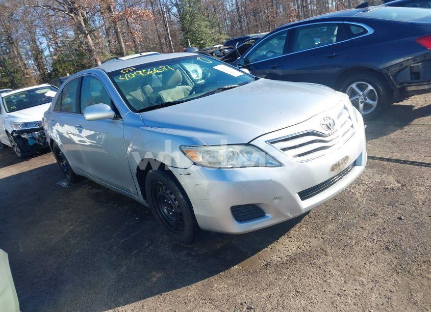 2011 Toyota Camry LE (VIN 4T1BF3EK1BU681604) main photo