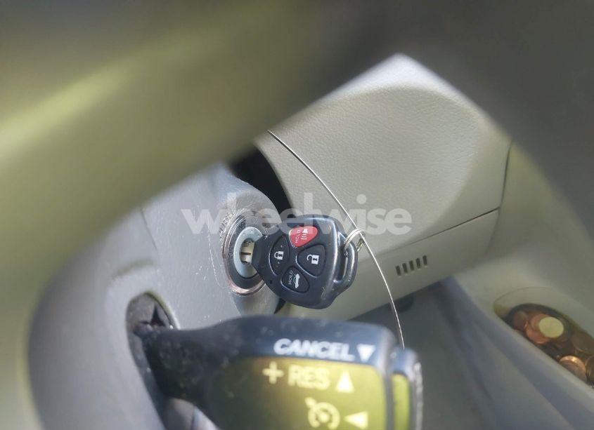 Photo 11 of 2011 Toyota Camry LE (VIN 4T1BF3EK1BU681604)