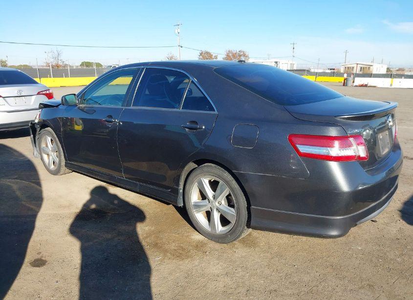 Photo 3 of 2011 Toyota Camry SE (VIN 4T1BF3EK1BU682994)