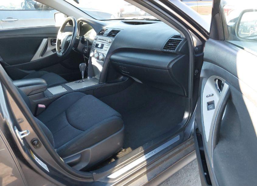 Photo 5 of 2011 Toyota Camry SE (VIN 4T1BF3EK1BU682994)