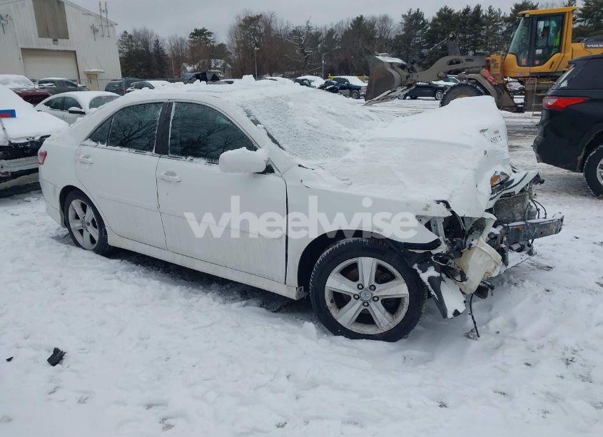 2011 Toyota Camry SE (VIN 4T1BF3EK1BU683689) main photo