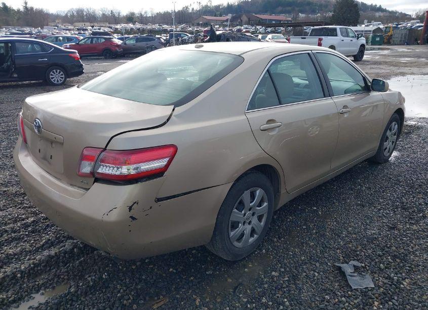 Photo 4 of 2011 Toyota Camry (VIN 4T1BF3EK1BU698354)