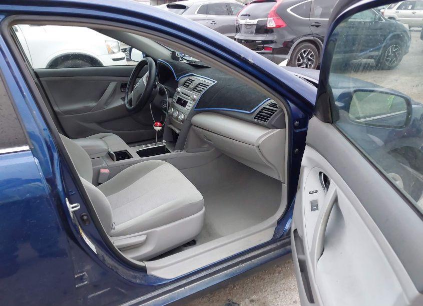 Photo 5 of 2011 Toyota Camry LE (VIN 4T1BF3EK1BU713645)