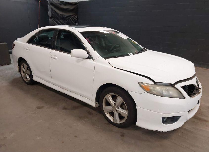 2011 Toyota Camry SE (VIN 4T1BF3EK1BU719364) main photo