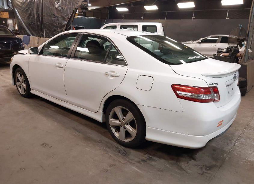 Photo 3 of 2011 Toyota Camry SE (VIN 4T1BF3EK1BU719364)