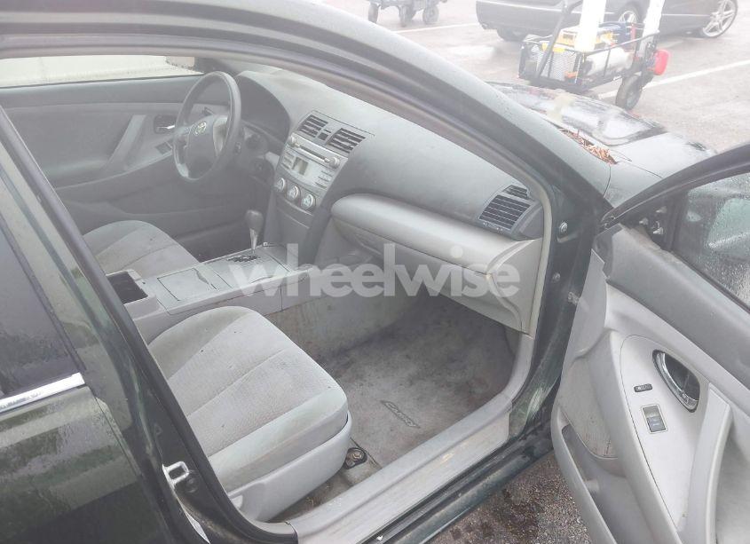 Photo 5 of 2011 Toyota Camry LE (VIN 4T1BF3EK1BU734656)