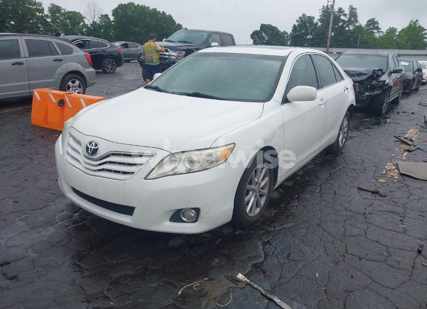 Photo 2 of 2011 Toyota Camry XLE (VIN 4T1BF3EK1BU739288)
