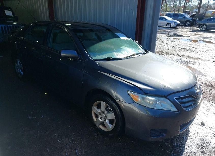 2011 Toyota Camry LE (VIN 4T1BF3EK1BU740747) main photo