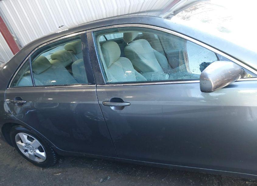 Photo 13 of 2011 Toyota Camry LE (VIN 4T1BF3EK1BU740747)