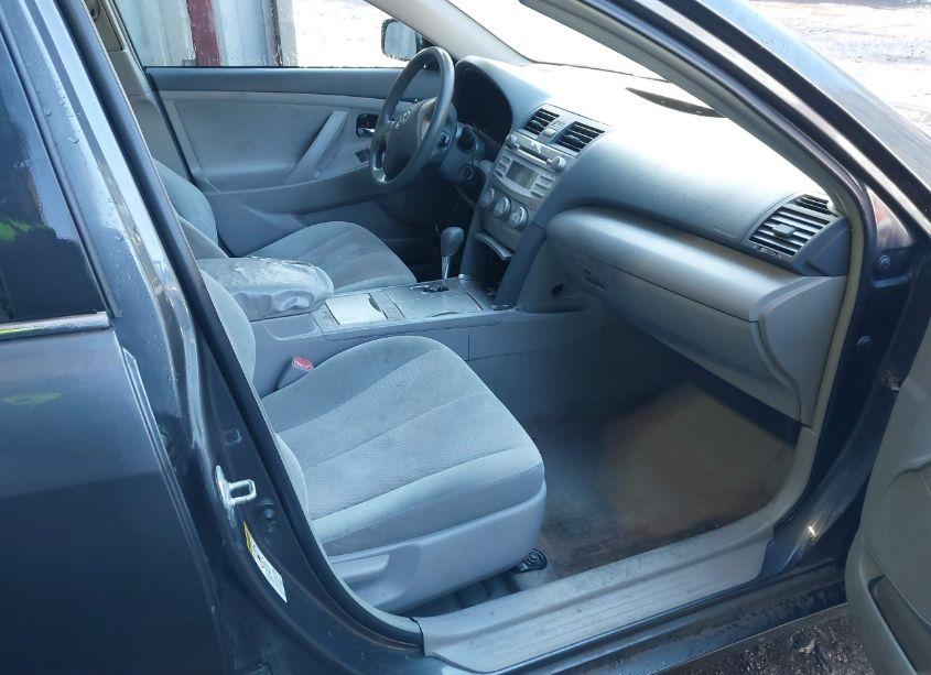 Photo 5 of 2011 Toyota Camry LE (VIN 4T1BF3EK1BU740747)