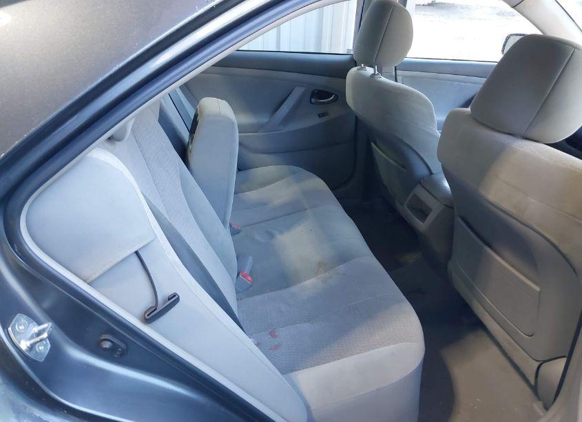 Photo 8 of 2011 Toyota Camry LE (VIN 4T1BF3EK1BU740747)