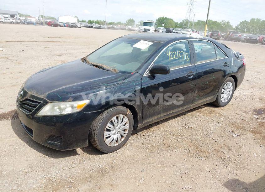 Photo 2 of 2011 Toyota Camry (VIN 4T1BF3EK1BU746600)