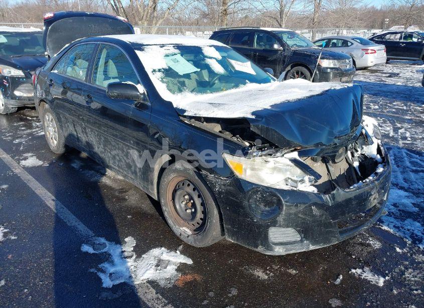 2011 Toyota Camry LE (VIN 4T1BF3EK1BU747598) main photo
