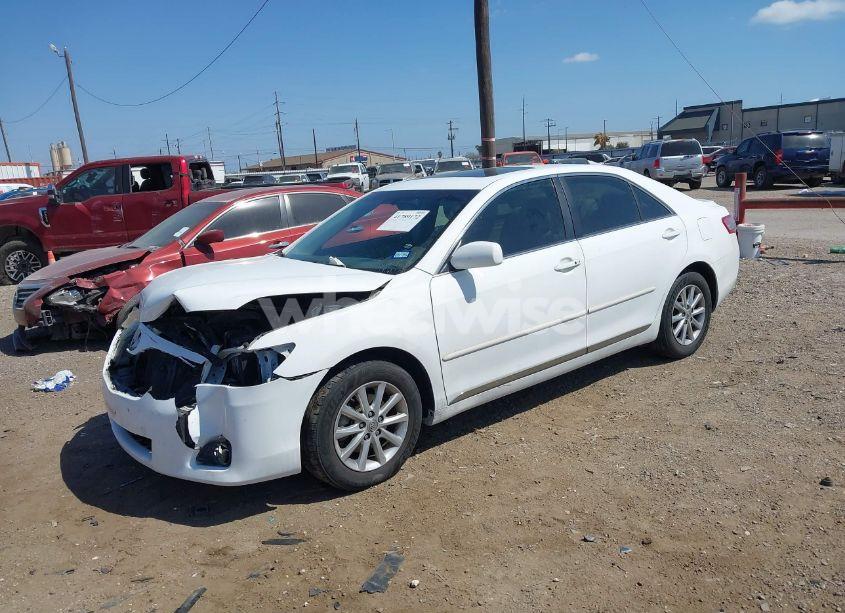 Photo 2 of 2011 Toyota Camry XLE (VIN 4T1BF3EK1BU756625)