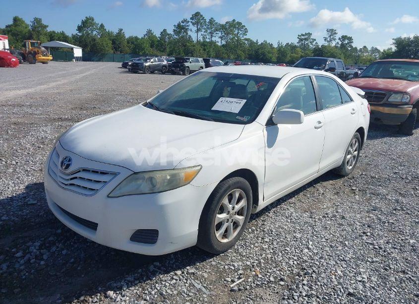 Photo 2 of 2011 Toyota Camry LE (VIN 4T1BF3EK1BU764563)