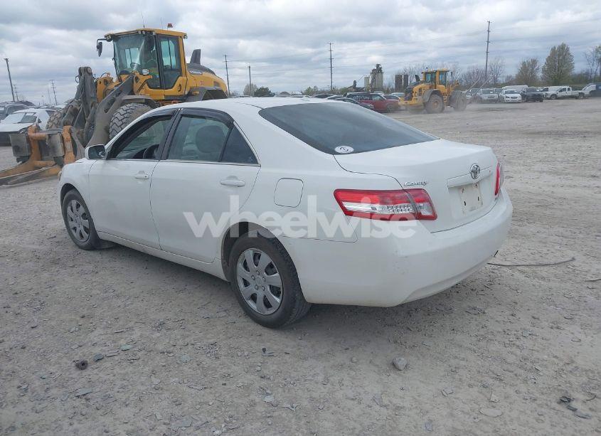 Photo 3 of 2011 Toyota Camry LE (VIN 4T1BF3EK1BU767351)