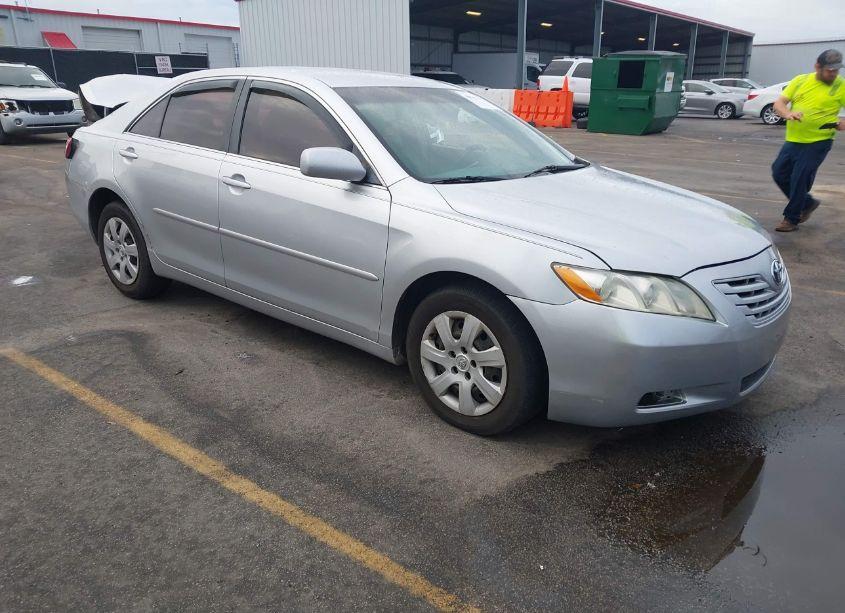 2010 Toyota Camry LE (VIN 4T1BF3EK2AU015530) main photo