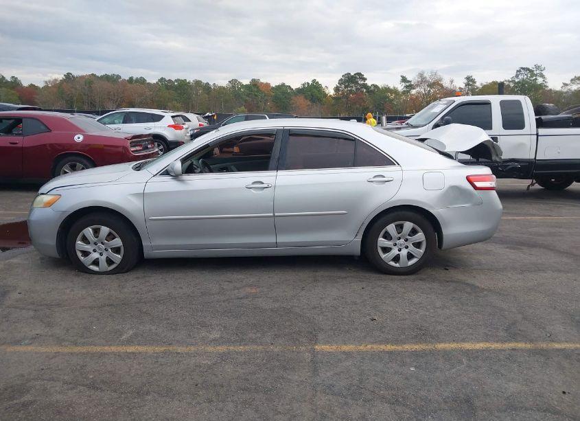 Photo 14 of 2010 Toyota Camry LE (VIN 4T1BF3EK2AU015530)