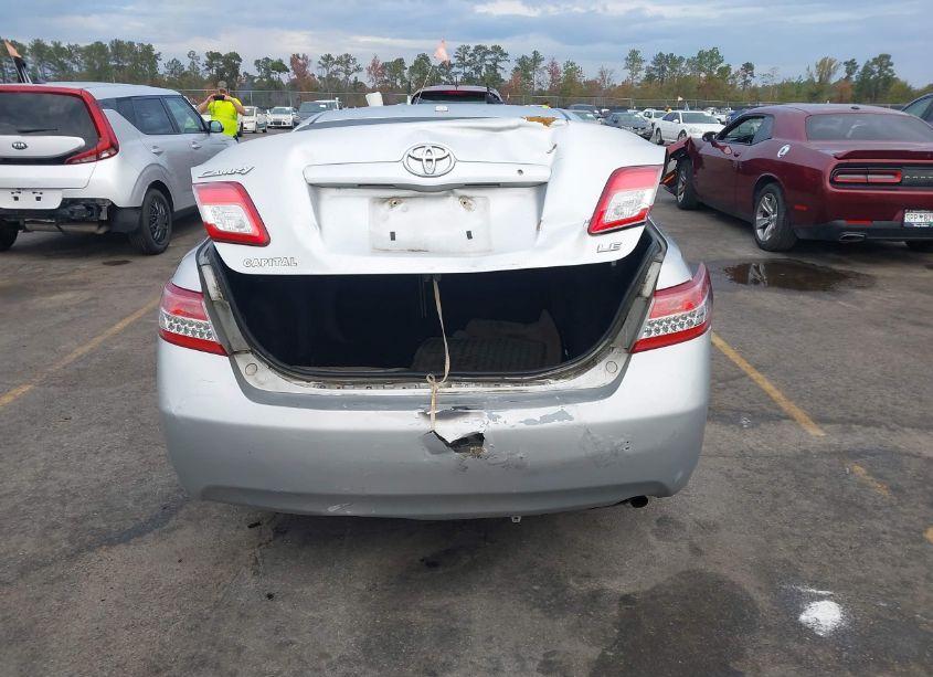 Photo 16 of 2010 Toyota Camry LE (VIN 4T1BF3EK2AU015530)