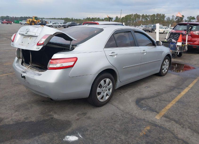 Photo 4 of 2010 Toyota Camry LE (VIN 4T1BF3EK2AU015530)