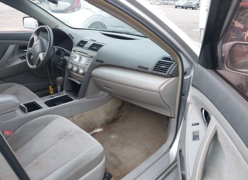 Photo 5 of 2010 Toyota Camry LE (VIN 4T1BF3EK2AU015530)