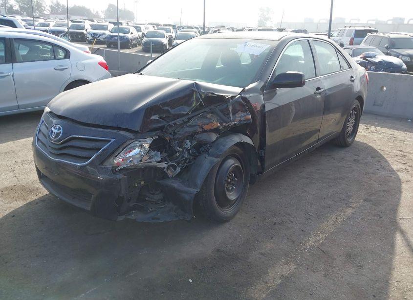 Photo 2 of 2010 Toyota Camry (VIN 4T1BF3EK2AU033638)