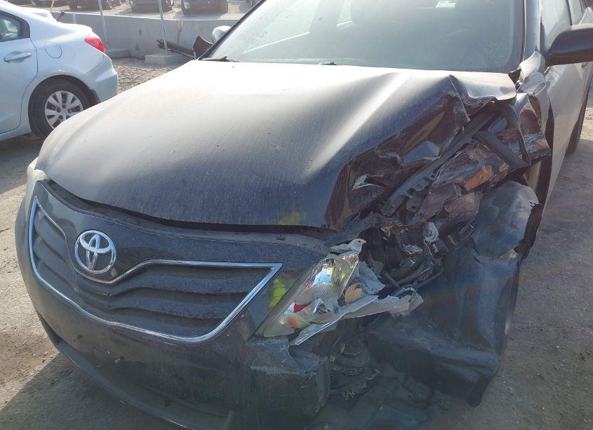 Photo 6 of 2010 Toyota Camry (VIN 4T1BF3EK2AU033638)