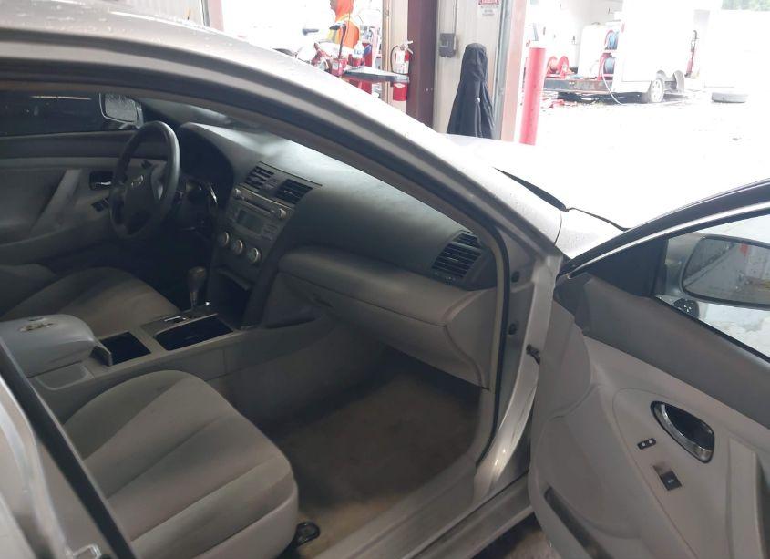 Photo 5 of 2010 Toyota Camry LE (VIN 4T1BF3EK2AU063240)