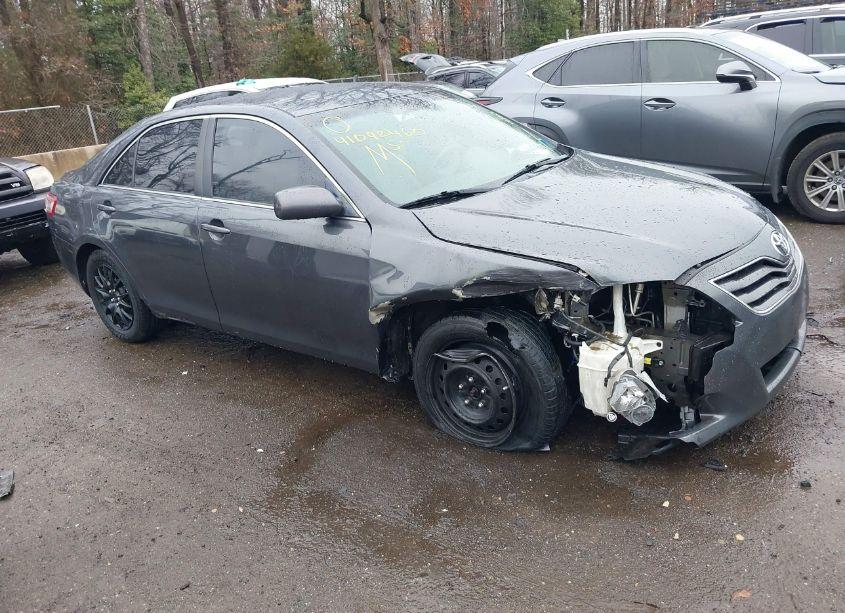 2010 Toyota Camry LE (VIN 4T1BF3EK2AU075257) main photo