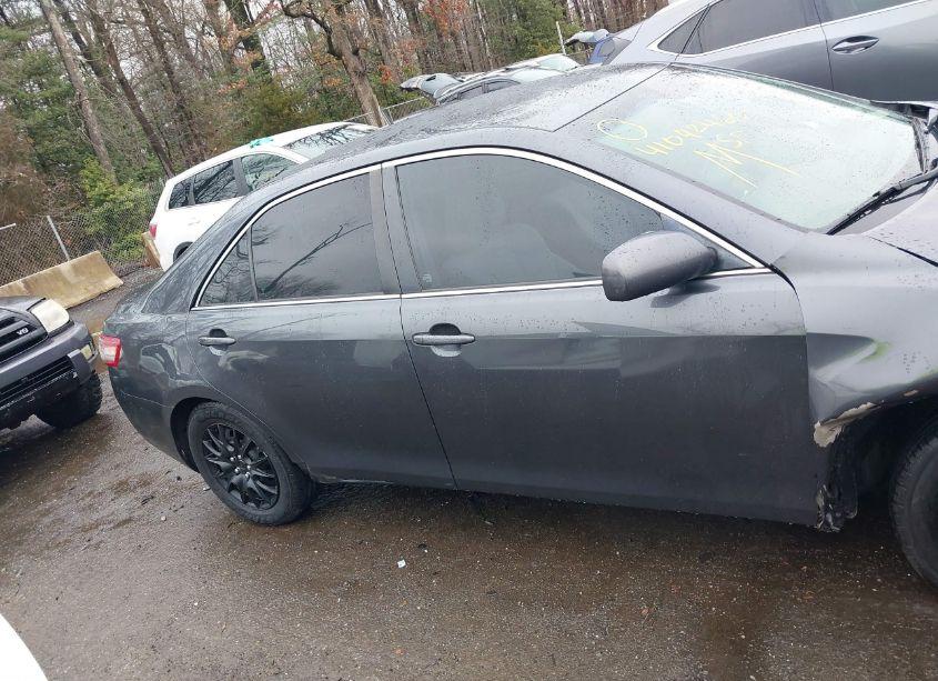 Photo 13 of 2010 Toyota Camry LE (VIN 4T1BF3EK2AU075257)