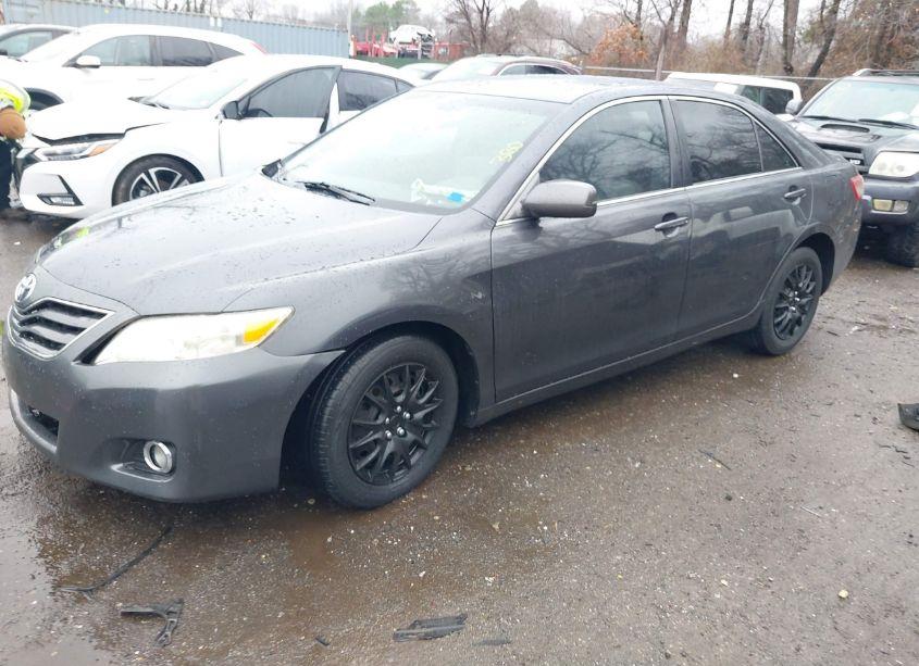 Photo 2 of 2010 Toyota Camry LE (VIN 4T1BF3EK2AU075257)