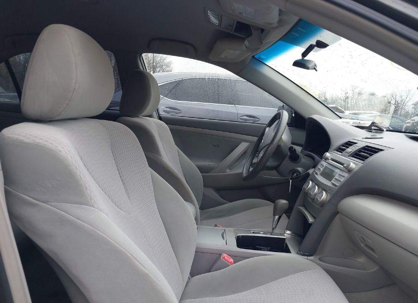 Photo 5 of 2010 Toyota Camry LE (VIN 4T1BF3EK2AU075257)