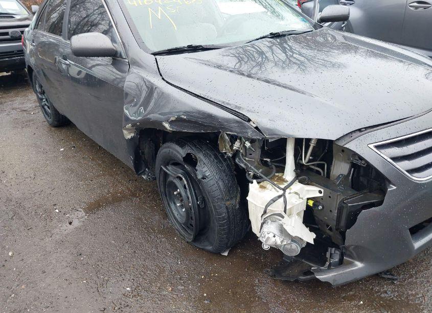 Photo 6 of 2010 Toyota Camry LE (VIN 4T1BF3EK2AU075257)