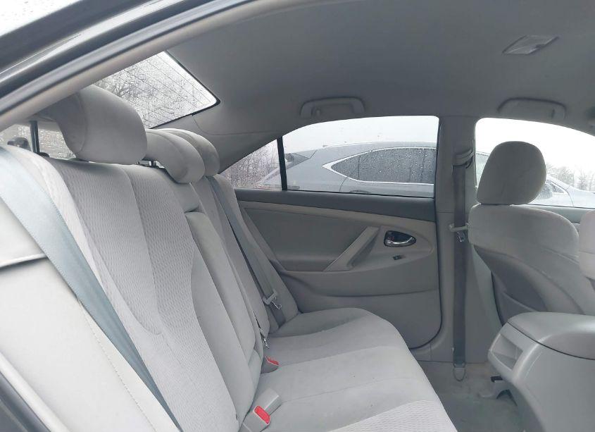 Photo 8 of 2010 Toyota Camry LE (VIN 4T1BF3EK2AU075257)