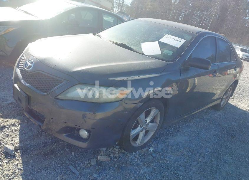 Photo 2 of 2010 Toyota Camry SE (VIN 4T1BF3EK2AU096500)