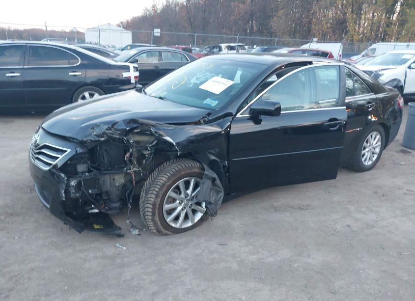 Photo 2 of 2010 Toyota Camry XLE (VIN 4T1BF3EK2AU100495)