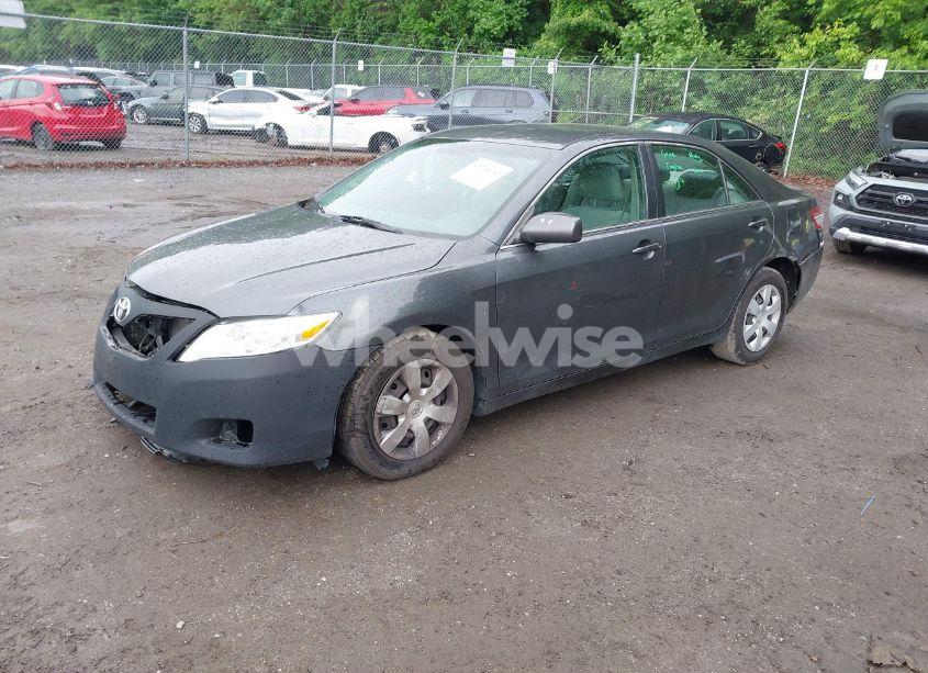 Photo 2 of 2010 Toyota Camry LE (VIN 4T1BF3EK2AU108953)