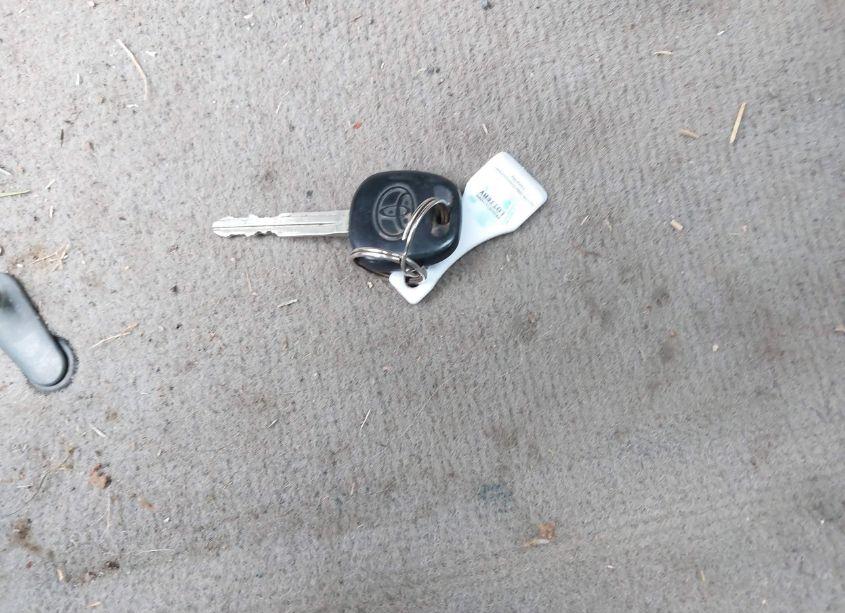 Photo 11 of 2010 Toyota Camry N/A (VIN 4T1BF3EK2AU510746)