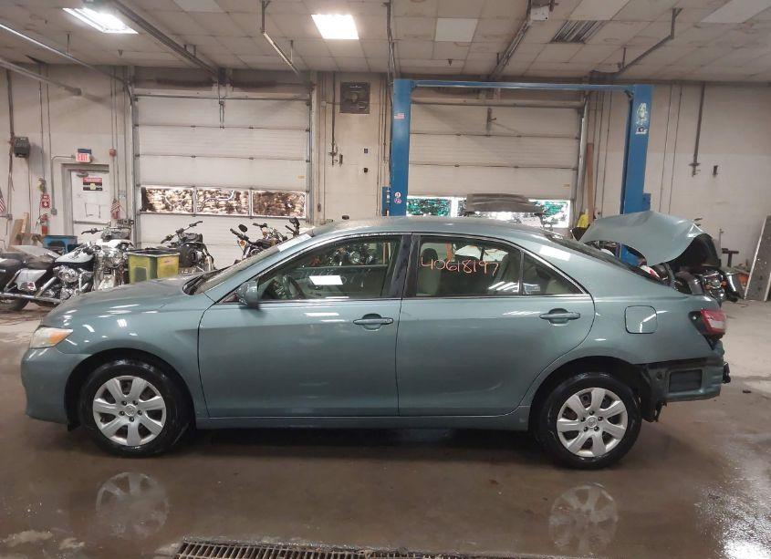 Photo 15 of 2010 Toyota Camry LE (VIN 4T1BF3EK2AU512920)