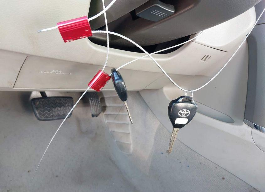 Photo 18 of 2010 Toyota Camry LE (VIN 4T1BF3EK2AU512920)