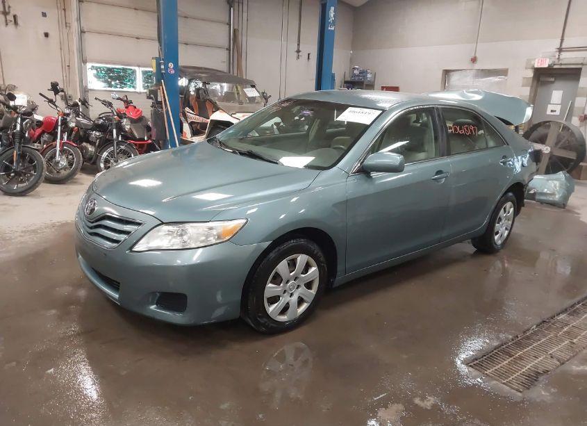 Photo 2 of 2010 Toyota Camry LE (VIN 4T1BF3EK2AU512920)
