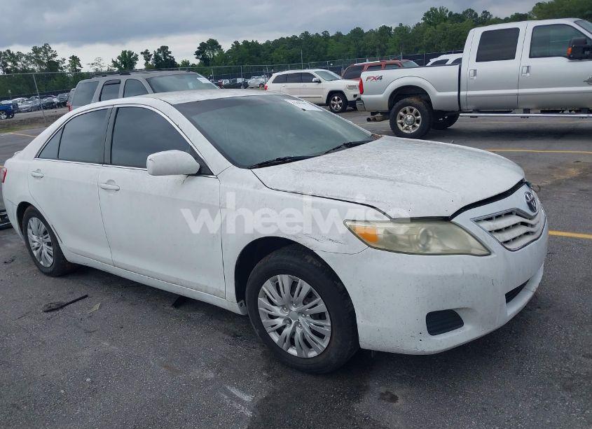 2010 Toyota Camry LE (VIN 4T1BF3EK2AU527689) main photo