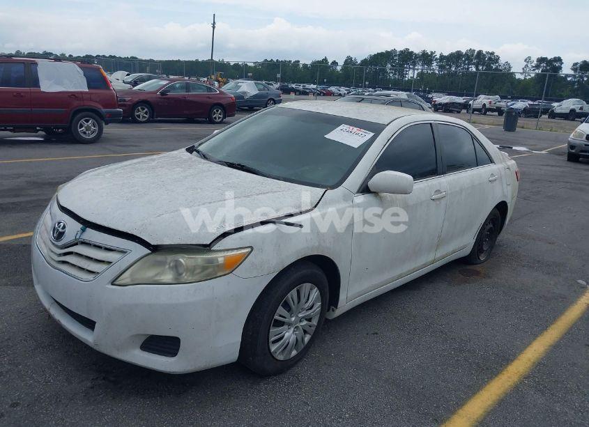 Photo 2 of 2010 Toyota Camry LE (VIN 4T1BF3EK2AU527689)