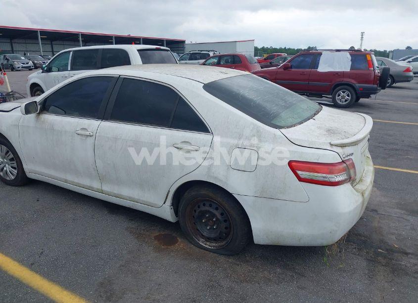 Photo 3 of 2010 Toyota Camry LE (VIN 4T1BF3EK2AU527689)